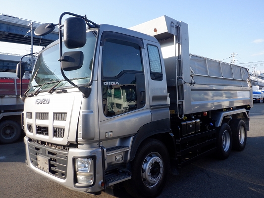大型中古ダンプ いすゞ ギガ 大型トラック 中古トラック 中古大型 新明和 実走 ダンプ ミキサー 特装車 新車 中古トラックの販売買取 V I P Trading